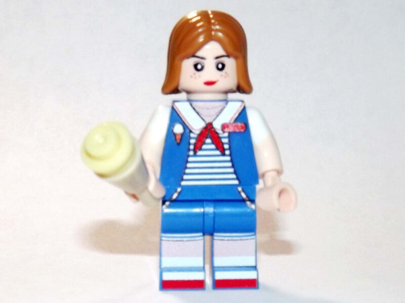 Robin Scoops Ahoy Minifigure - Premium Stranger Things Netflix Edition - Image 2